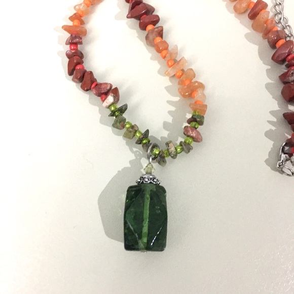 Multi Gemstone necklace with Green pendant - Picture 3 of 9